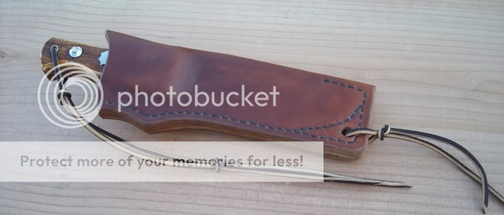 euro_09knifeinsheath_wood.jpg