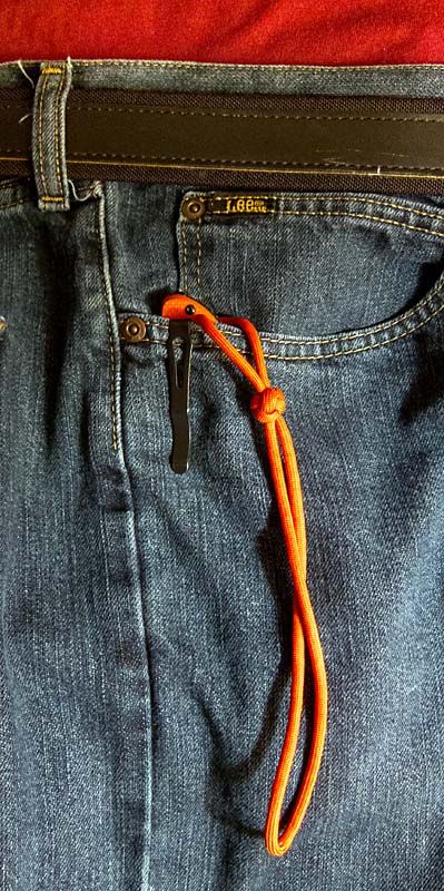 915_lanyard_out.jpg