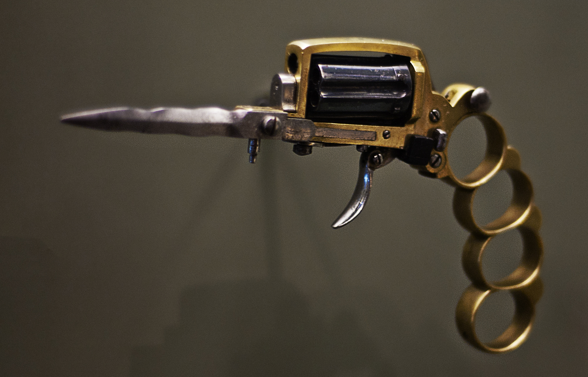 Apache_revolver.jpg
