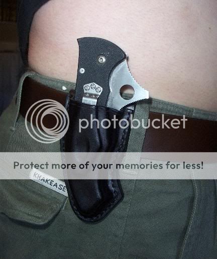 gunting_on_hip.jpg