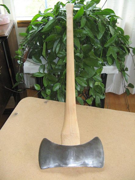 kellyaxe1.jpg