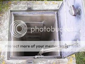 Tranwell_bunker_hatch_2.jpg