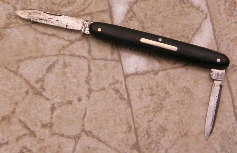 holley-senatorpen-2.jpg