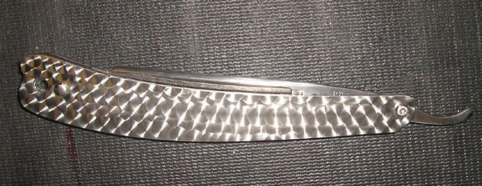 RazorRe-Handle2closed.jpg