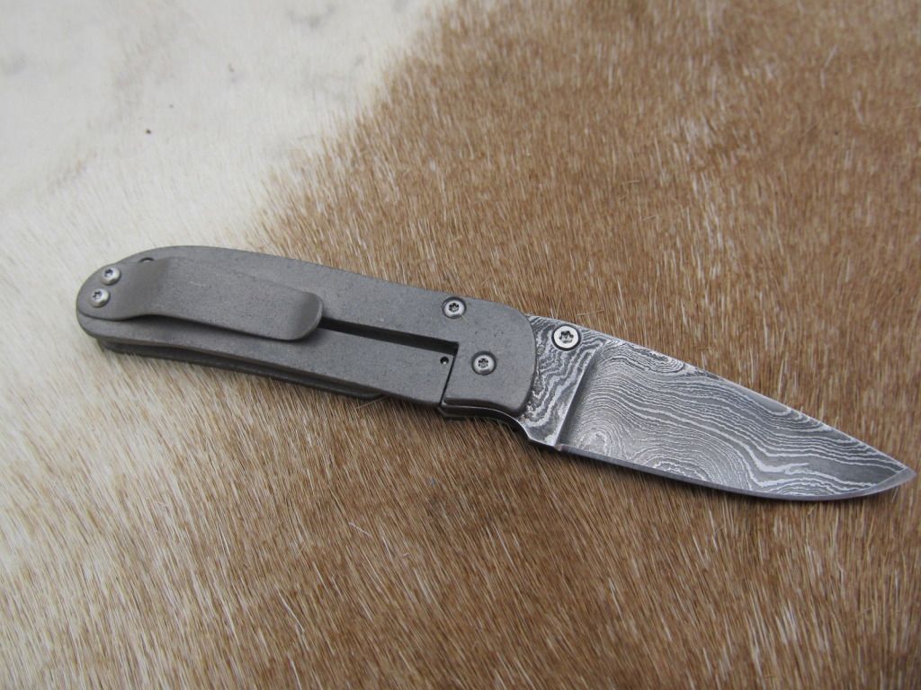 giveawayknife009.jpg