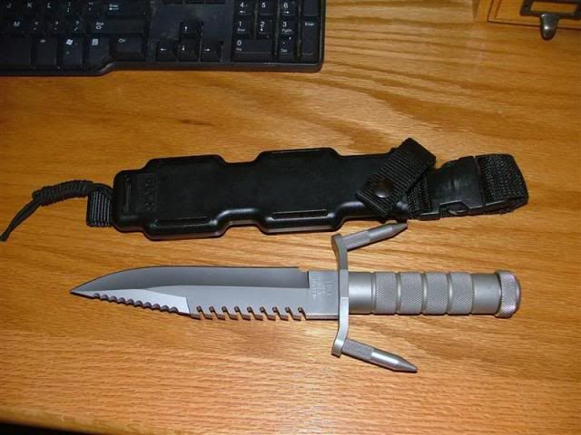 BuckKnifeMedium.jpg