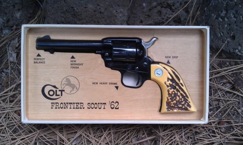 TRAVISPUPPYKNIFEANDGUN064_zpsfa13caf7.jpg