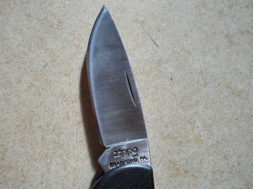 zipposandknives002.jpg