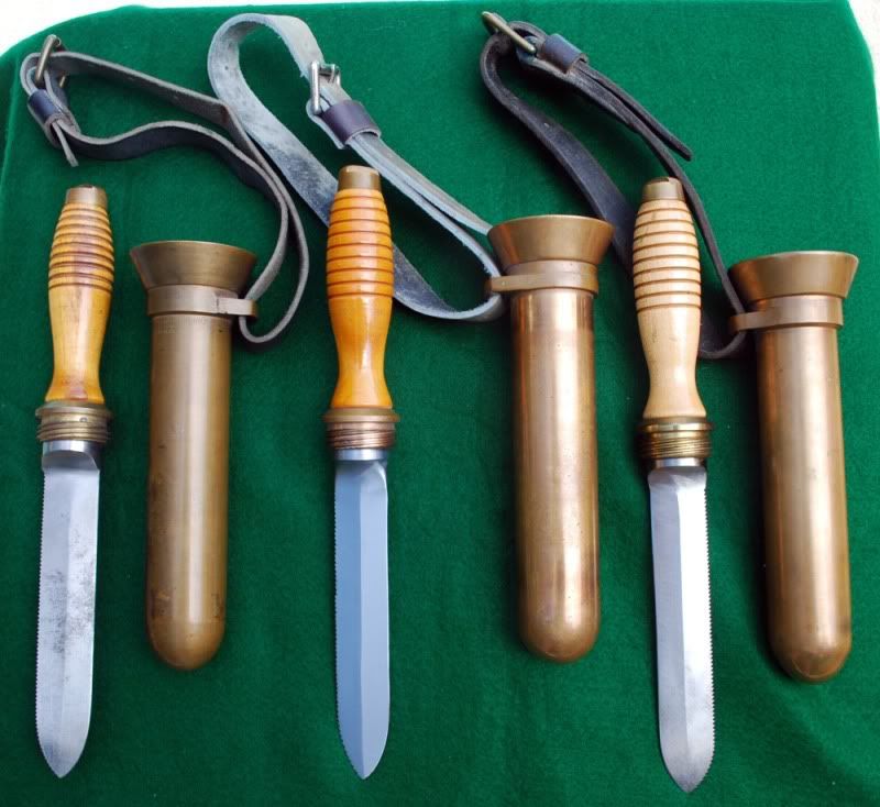 MarkVknivesL-RMorseDescoBomar.jpg