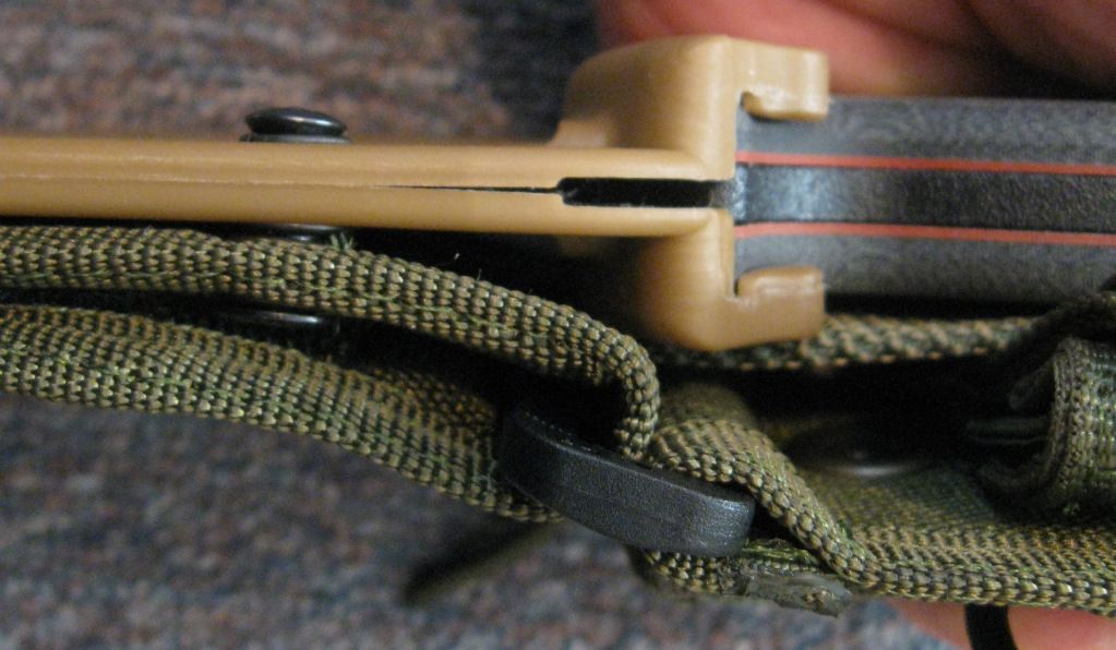 ESEE_MOLLEBacker_SheathMountOffsetProblem.jpg
