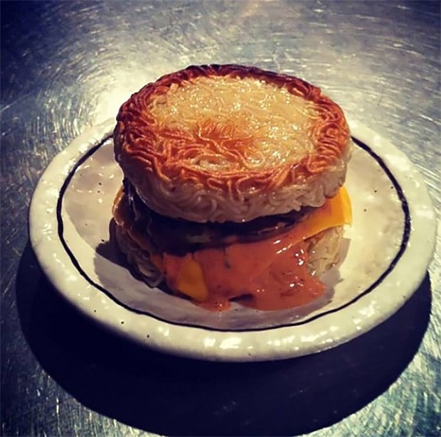 ramen_noodle_burger_1.jpg