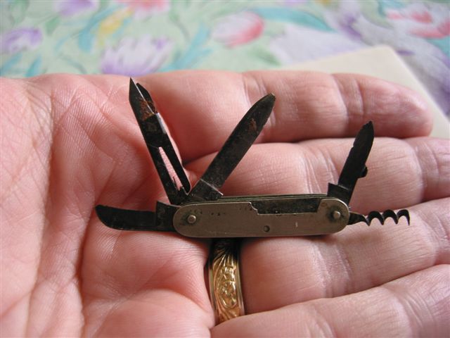 littleknife2.jpg