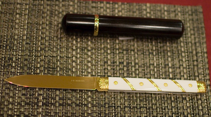 385101158_RUykN-L.jpg