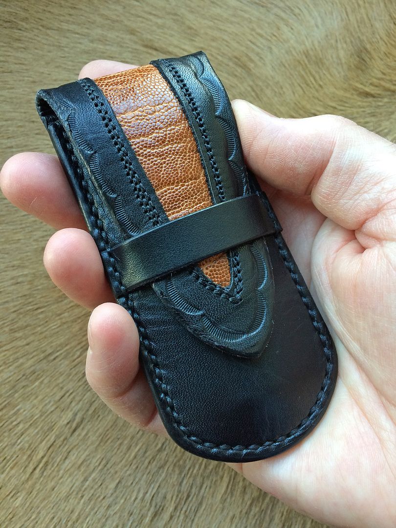 Jan%20-%20LC%20pouch%2001.jpg