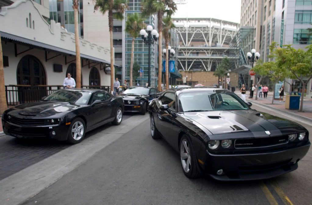 Dodge-ChalengerSRTblackwithmattebla.jpg