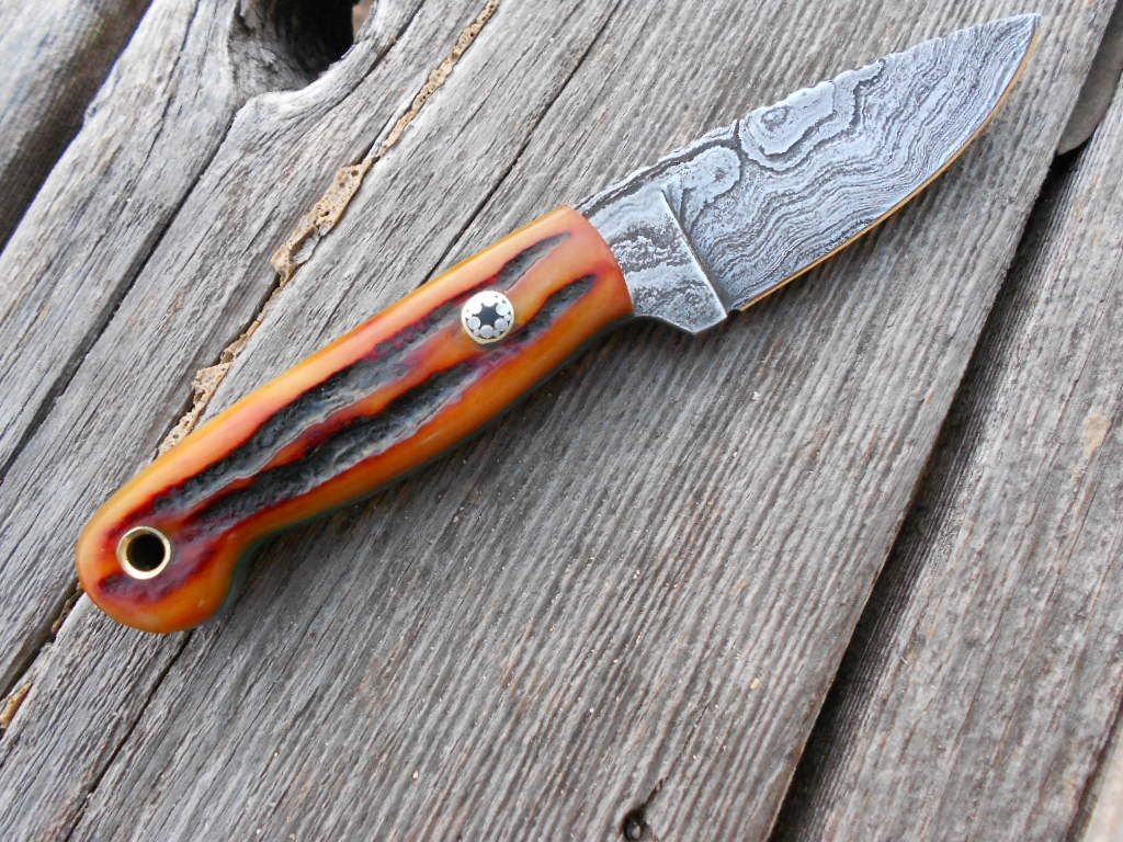 littledamascuscarvedbone019.jpg