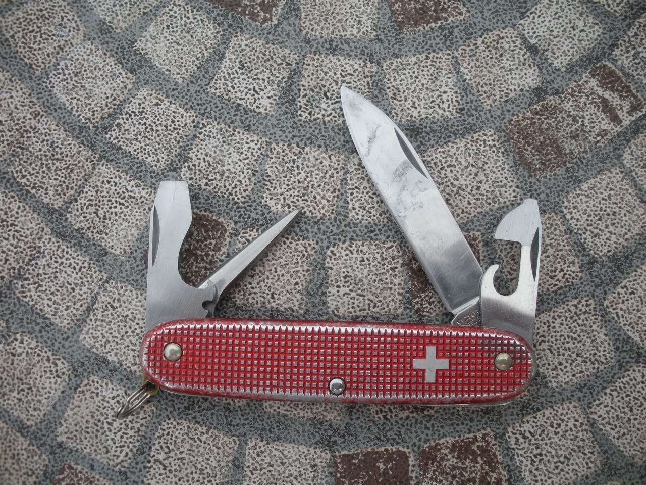 Victorinox_Pioneer.jpg