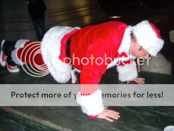 pushupsanta.jpg