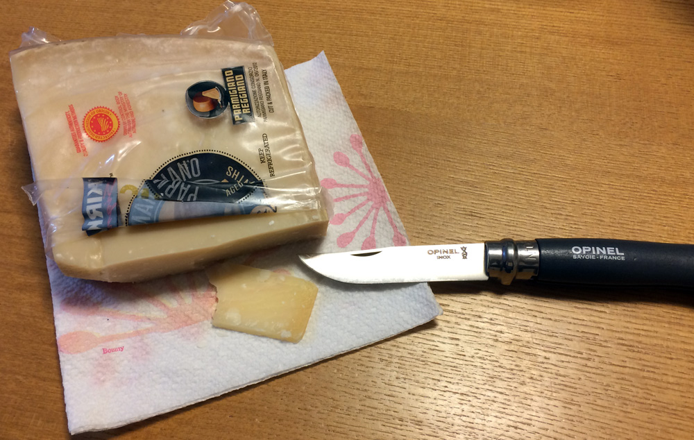 Opinel_cheeze.JPG
