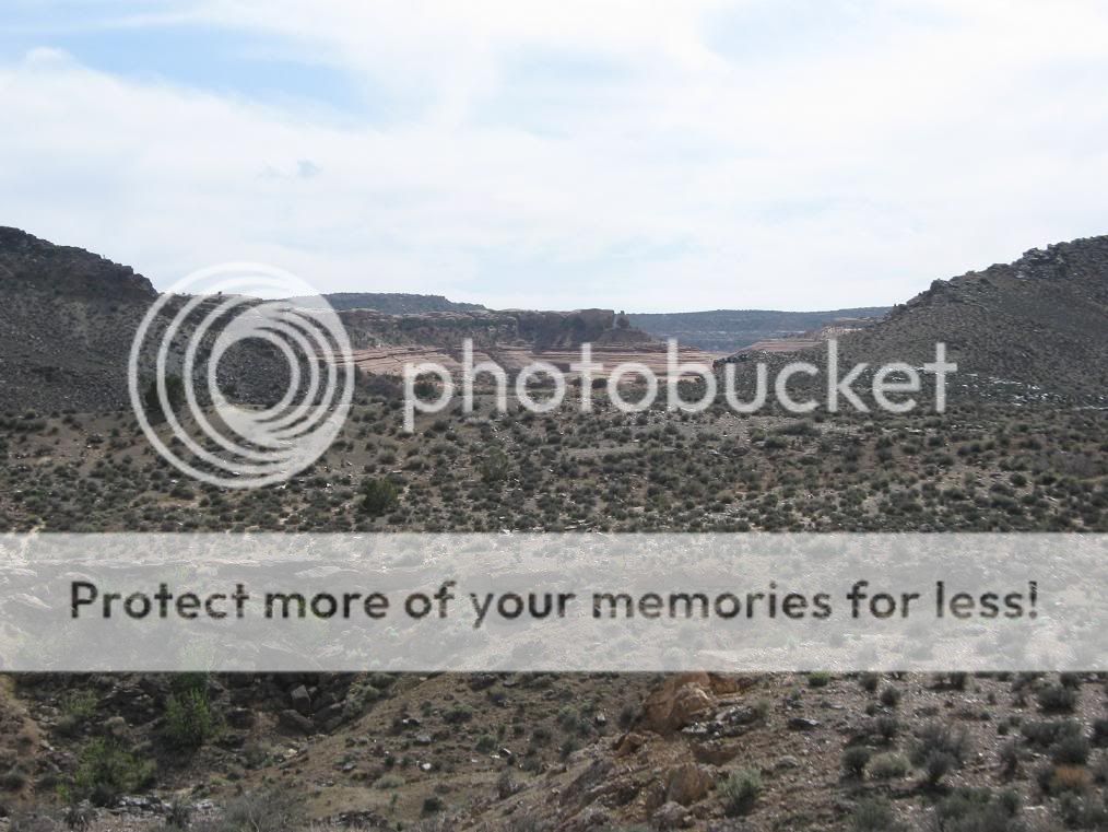 AprilHikes008.jpg