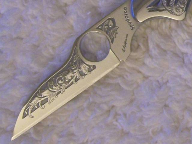 montejano_kiwi_blade_left.jpg