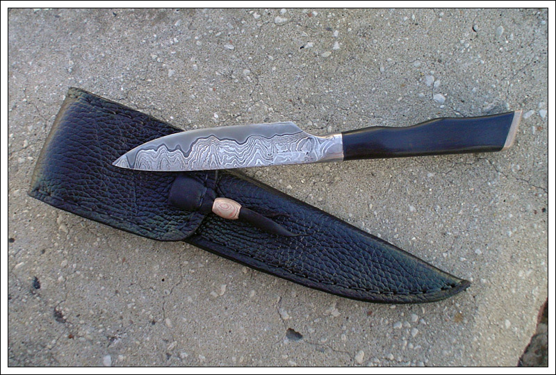 ladyknife5.jpg