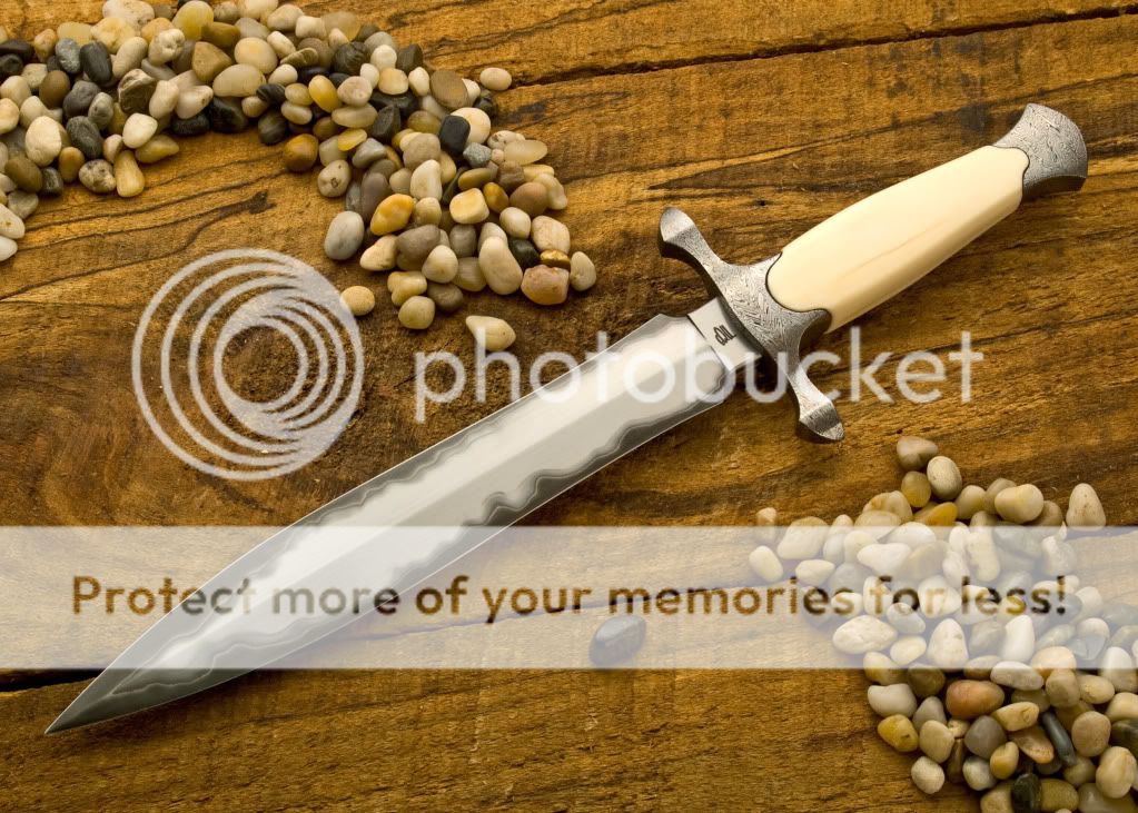 dagger004c-small.jpg