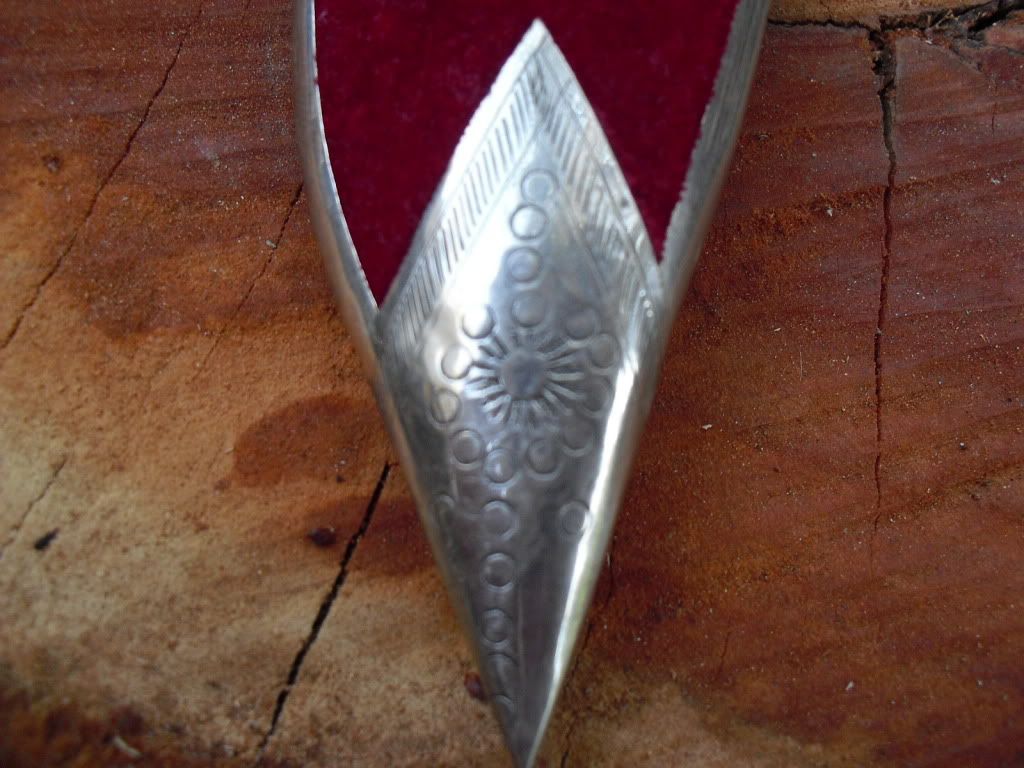 HimalayanImportsKukris011.jpg