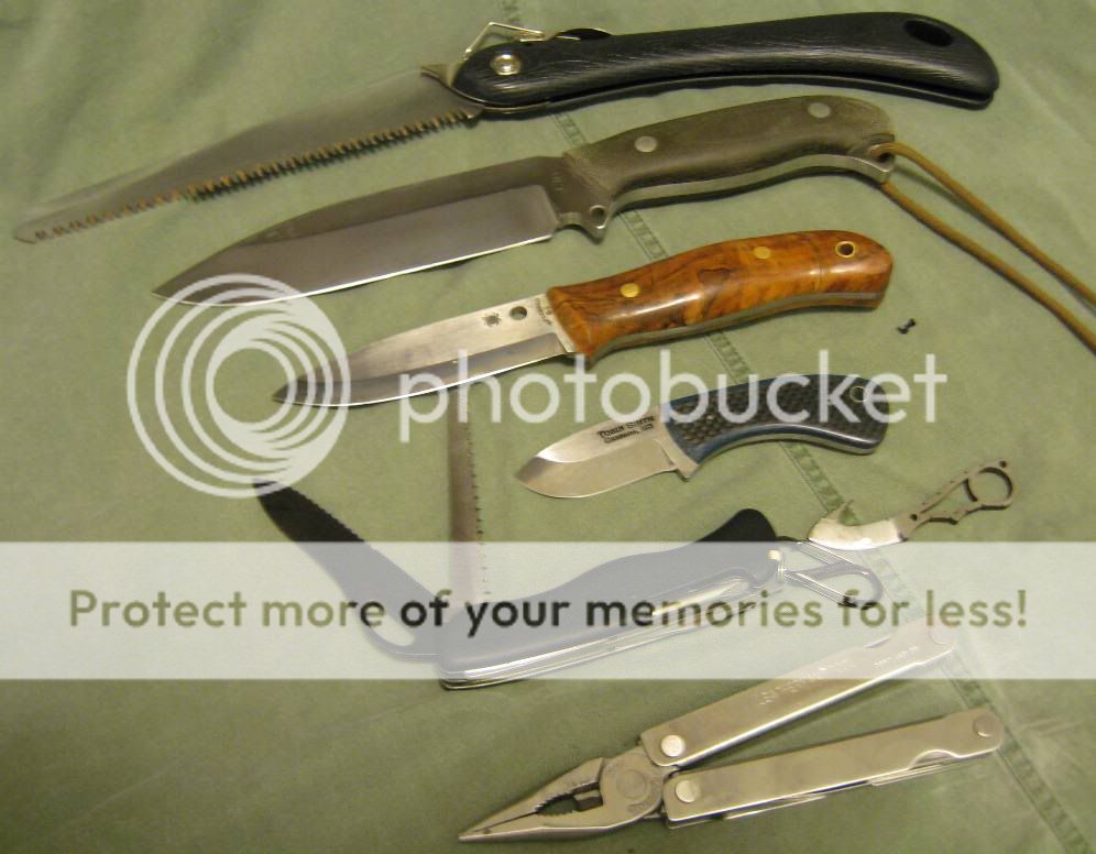 Hikingknives.jpg