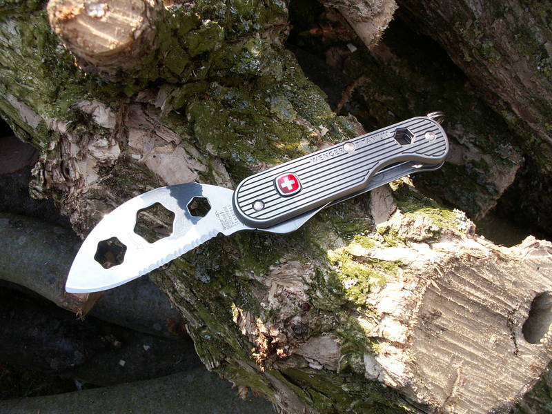 wenger_titanium_1_2_.JPG