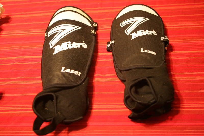 2completesetsofshinguards1-M1-L.jpg
