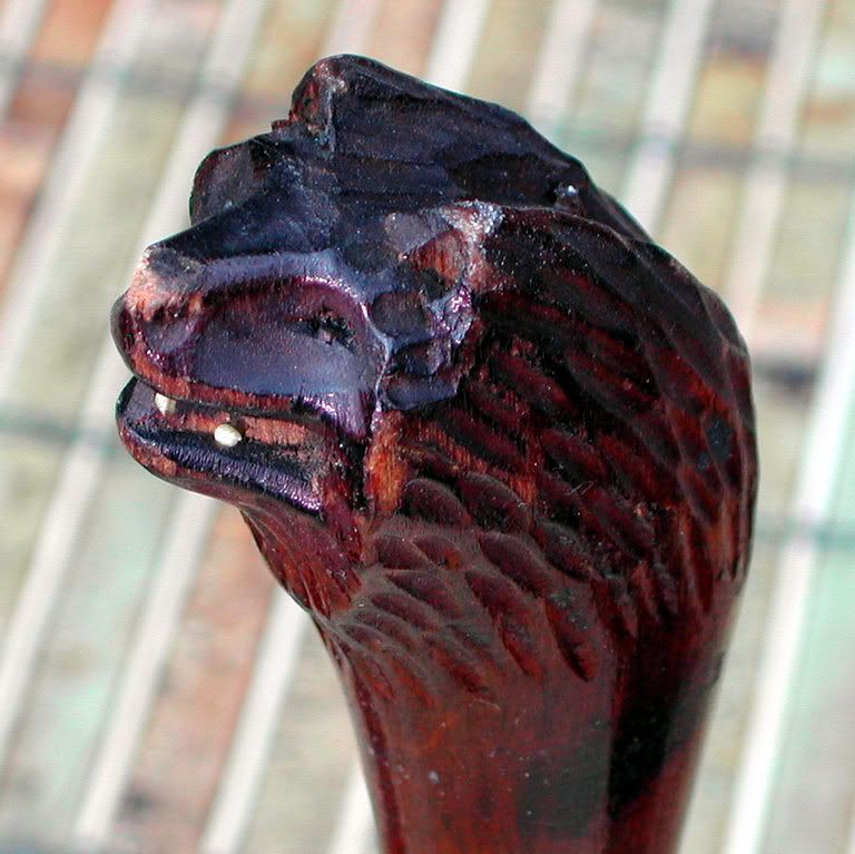 lion-hilt-close.jpg