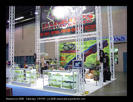 darkOpsBladeShow2005M.jpg