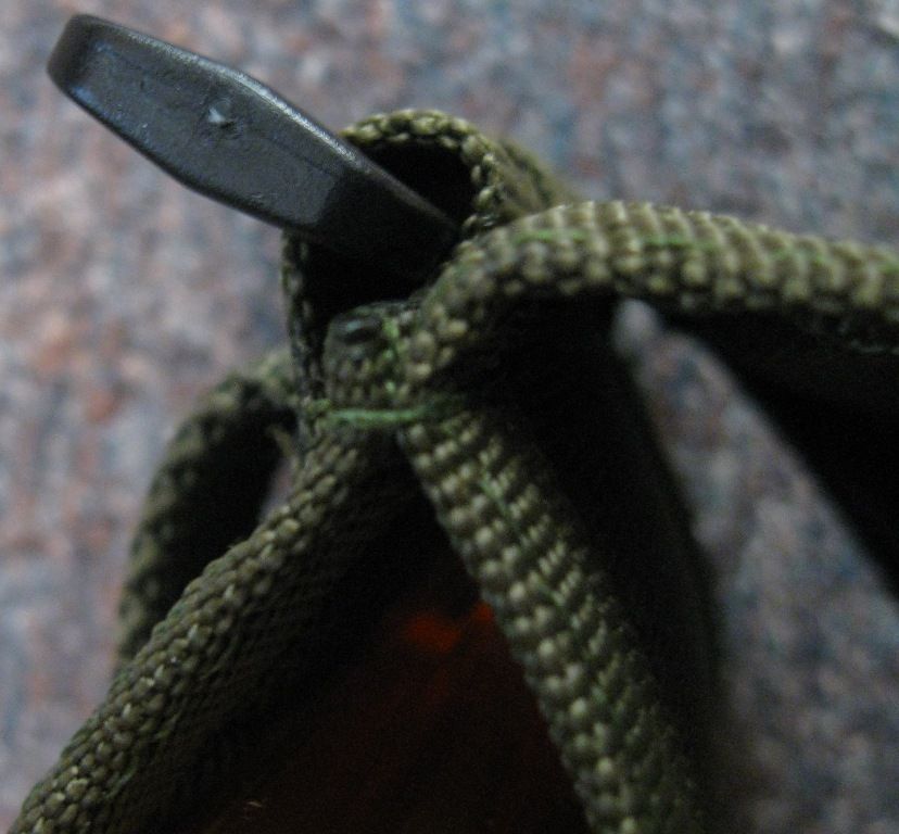 ESEE_MOLLEBacker_BeltLoopStitching_Side.jpg