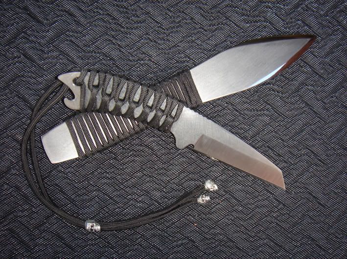 Tknifeonblacksmall.jpg