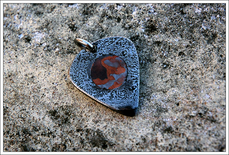 2guitarpicks3.jpg