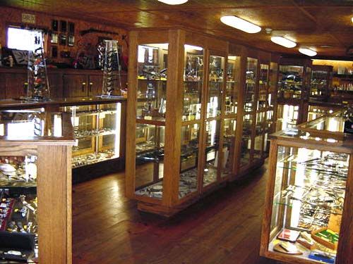 Blade_Store_zps1ca843d2.jpg