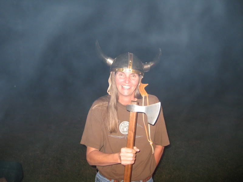 EWB1stOysterRoast2010048.jpg