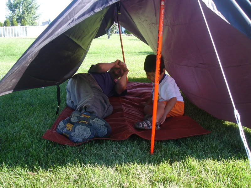 Footprintshelter02.jpg