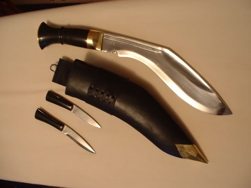 AngKholaKhukuri20060416d.jpg