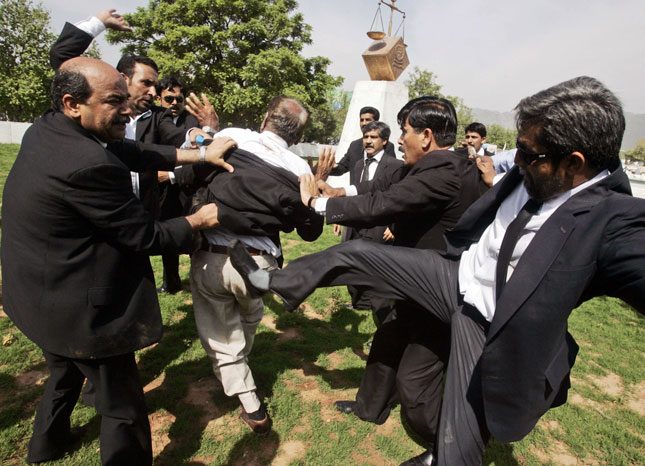 01beating_n070403.jpg