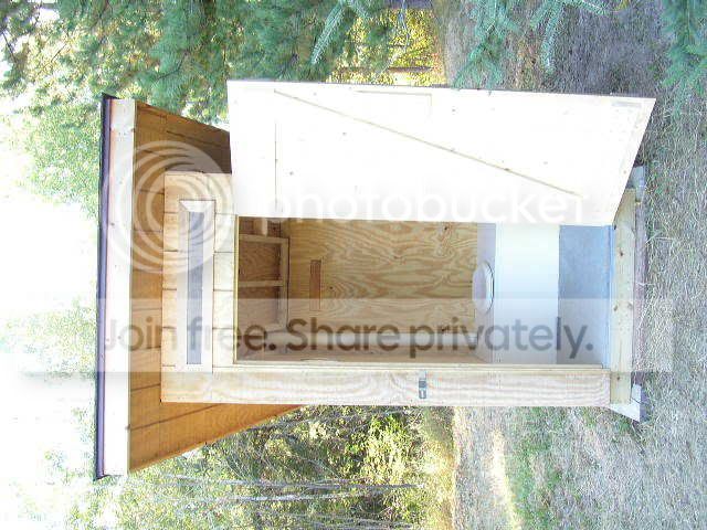Outhouse4.jpg