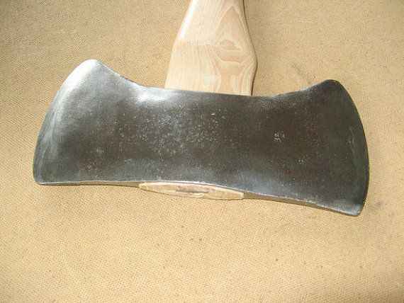 kellyaxe4.jpg