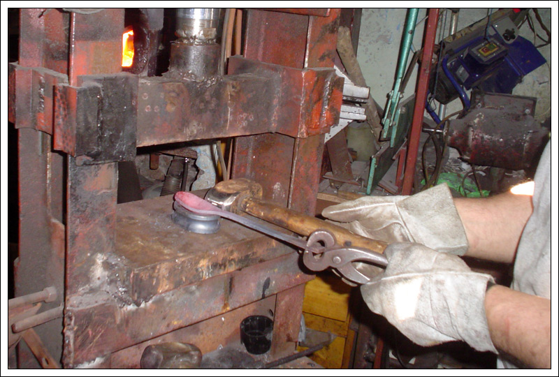 stainlessspoonmaking22.jpg