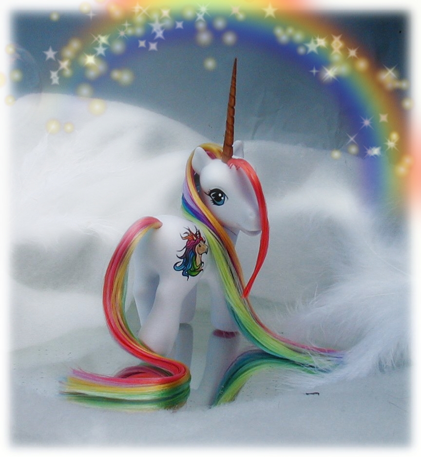 White_Unicorn_My_Little_Pony_by_Barkingmadd.jpg