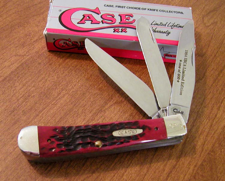 CA-1197-Case-Red-Bone-3-Blade-Trapper.jpg