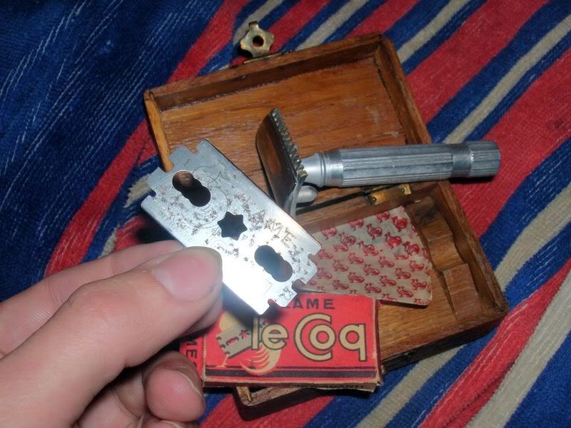 leCoqRazorblade.jpg