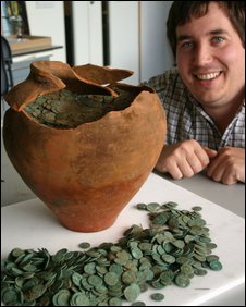 _46386413_coins.jpg
