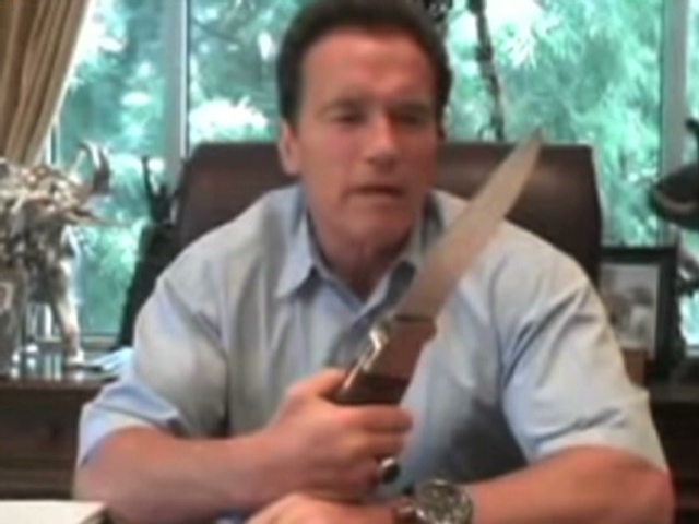 schwarzenegger.knife.cnn.640x480.jpg