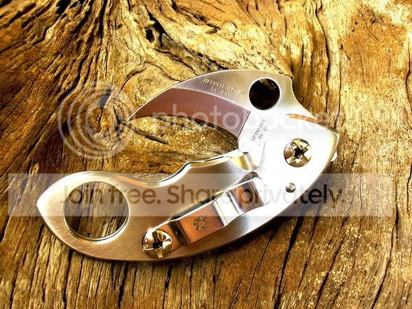 SpydercoKarambit002.jpg